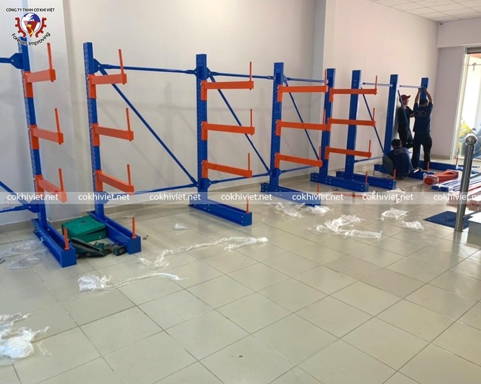 Cantilever racks