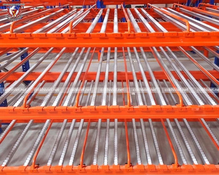 Carton flow rack