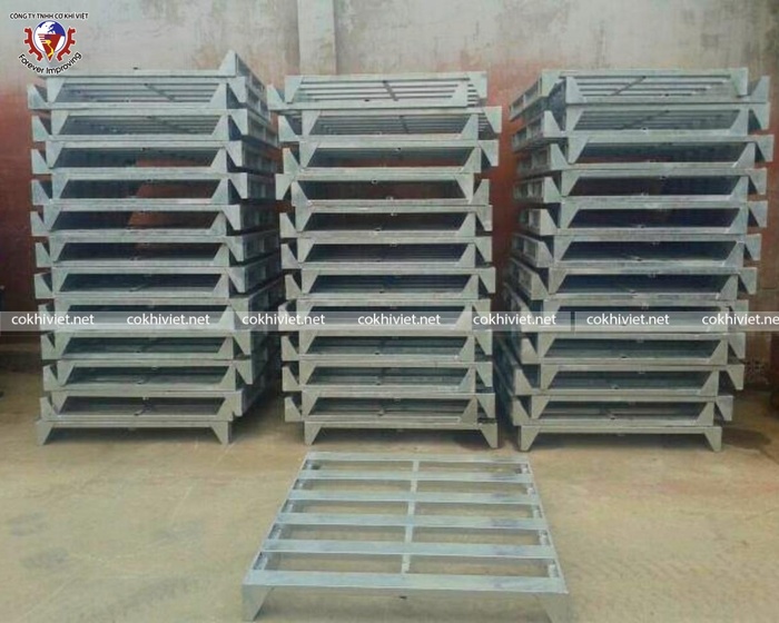Galvanized steel pallets