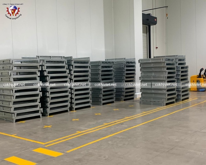 Galvanized steel pallets