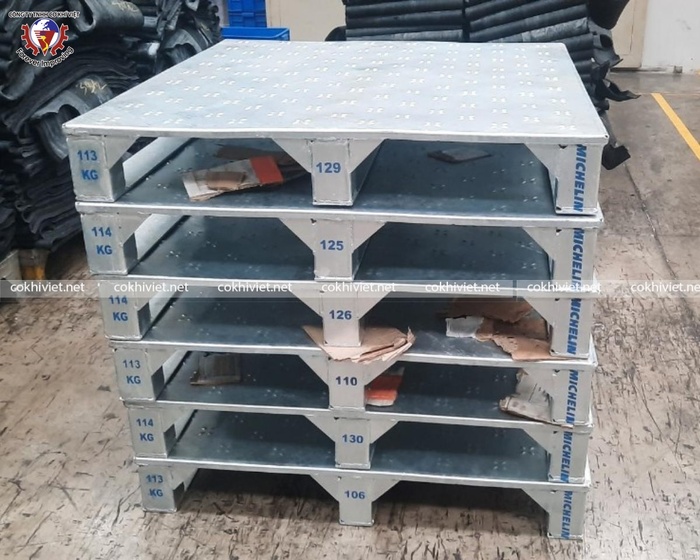 Hot-dip galvanized steel pallets