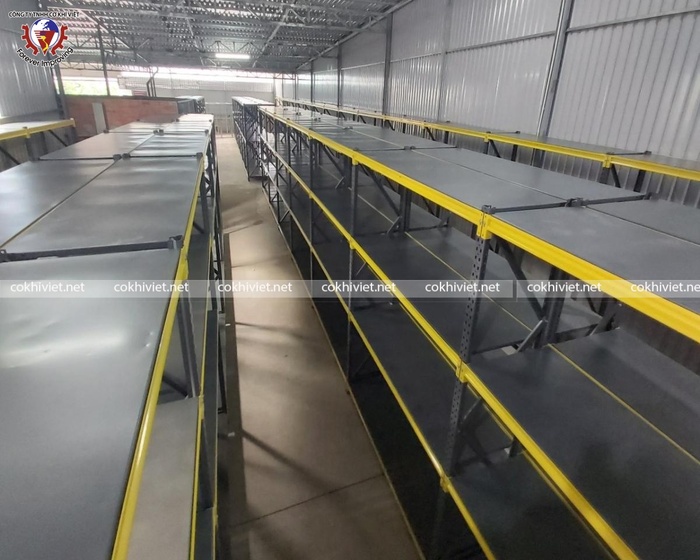 Medium duty racks