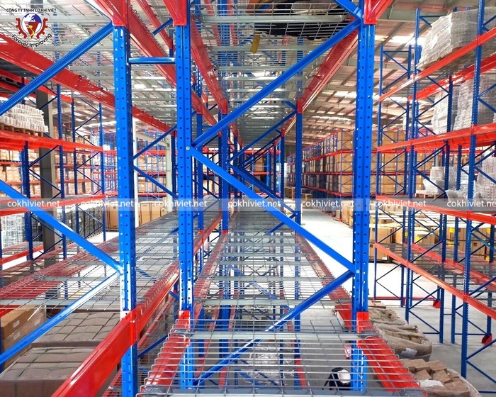 Selective wire mesh decking