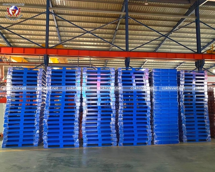 Steel pallet