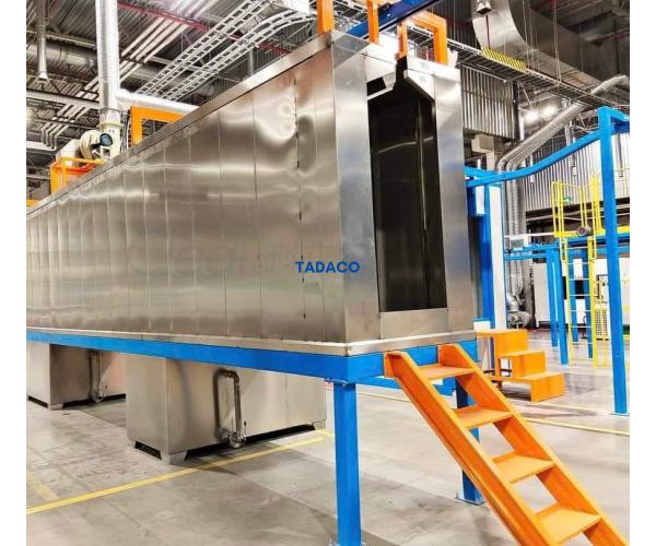 Spray cleaning systems