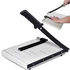 Paper cutting machine