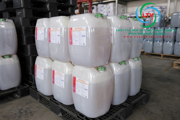 Machinery dusta and grease cleaner
