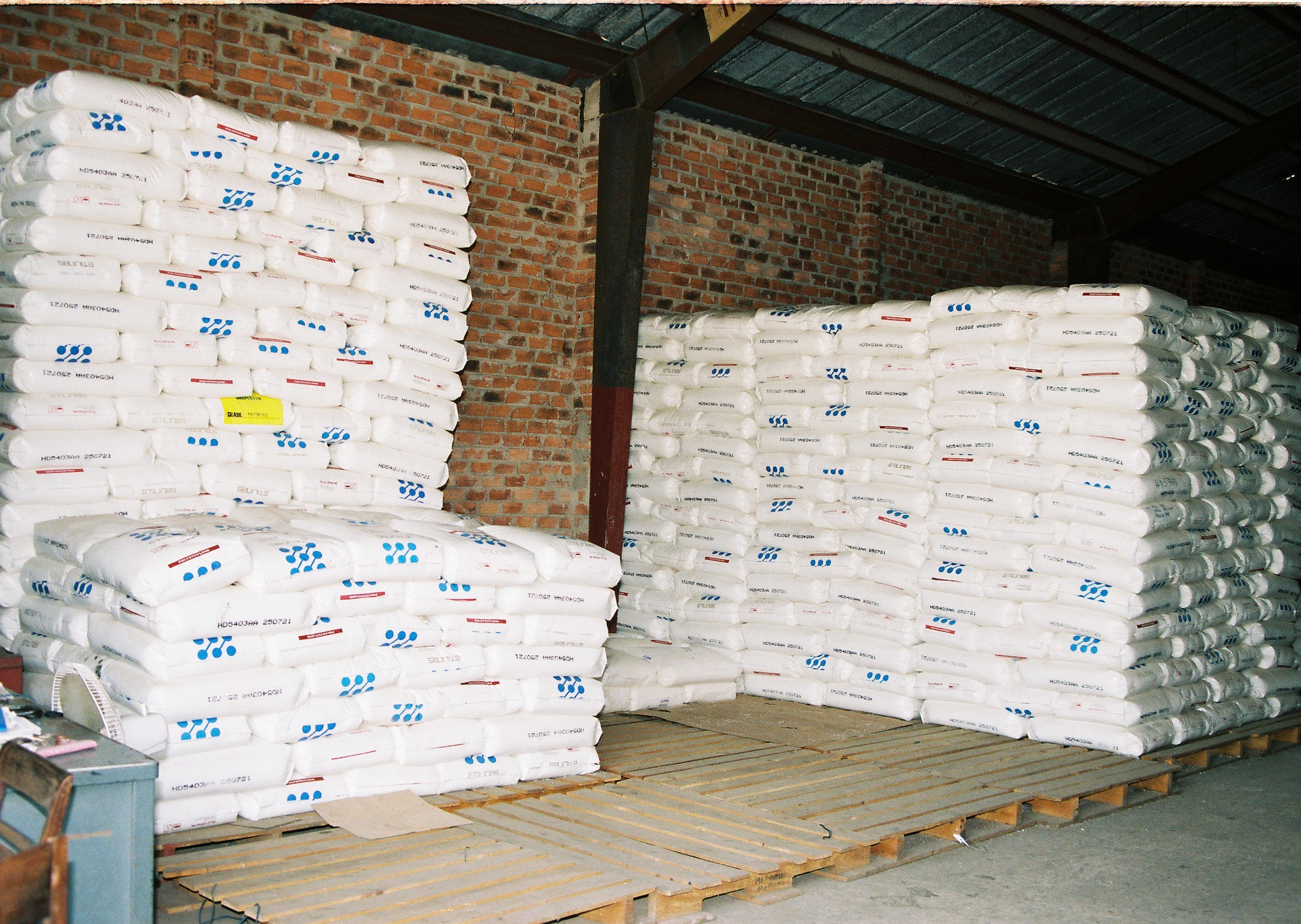 Plastic resin