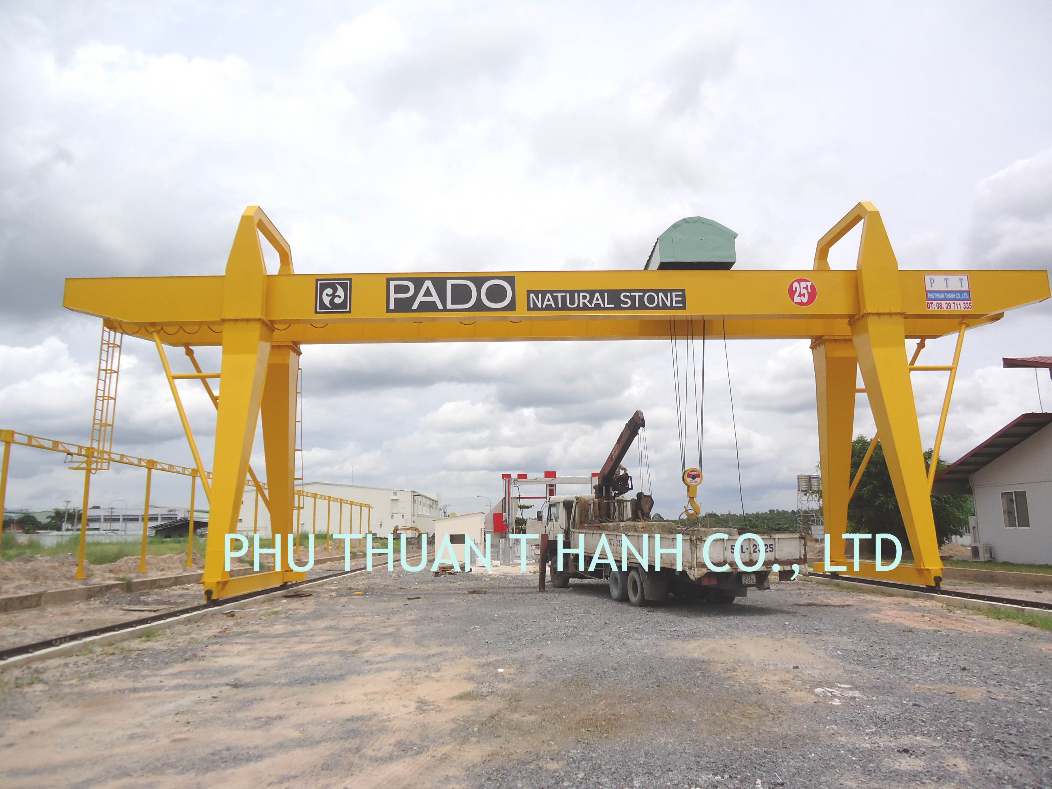 Console double crane rails