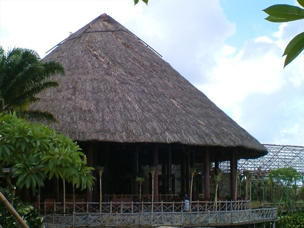 ROUND BIG PAVILLON
