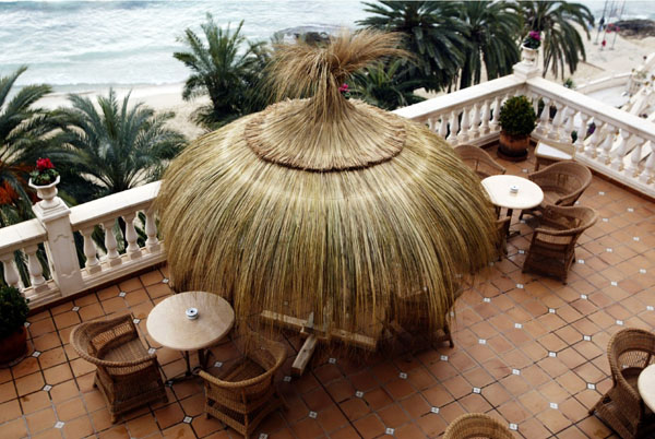 THATCH UMBRELLA FALLING HAIR