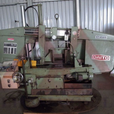 Horizontal saw machine