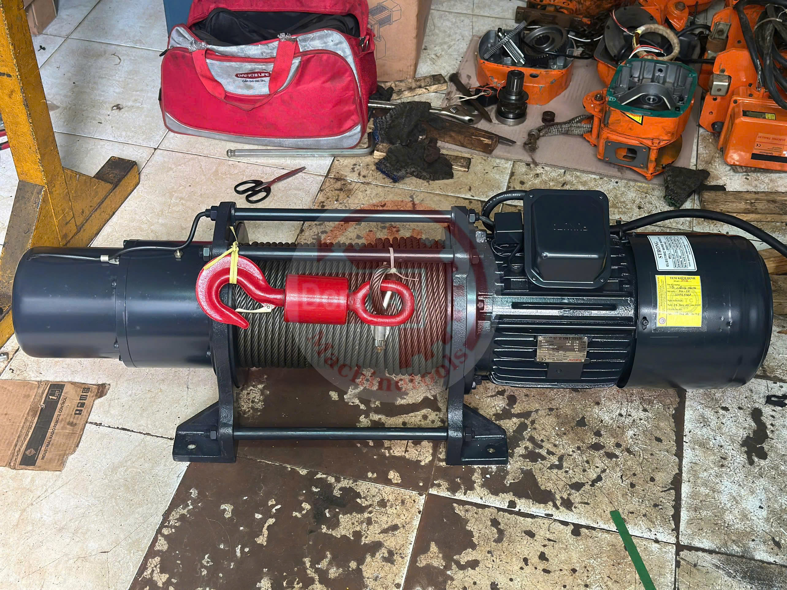 Electric wire rope winches