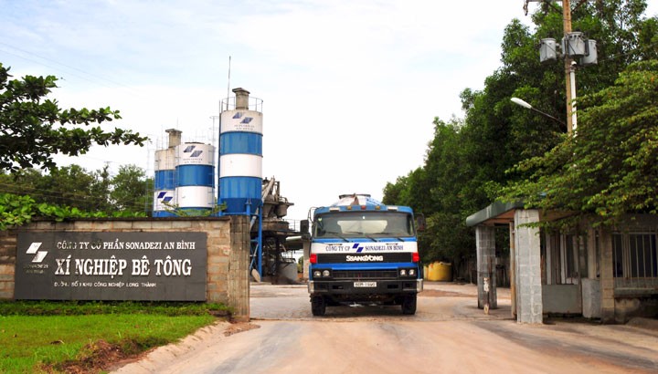 Concrete blending station