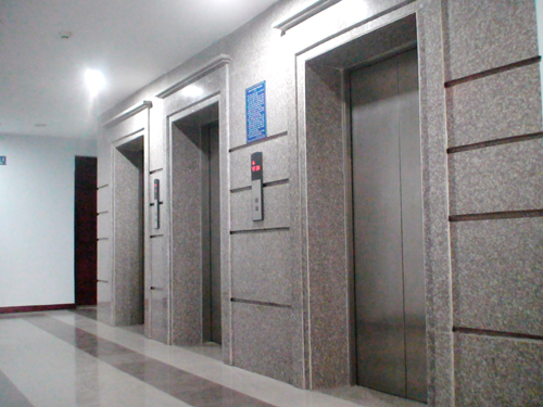Apartment elevator