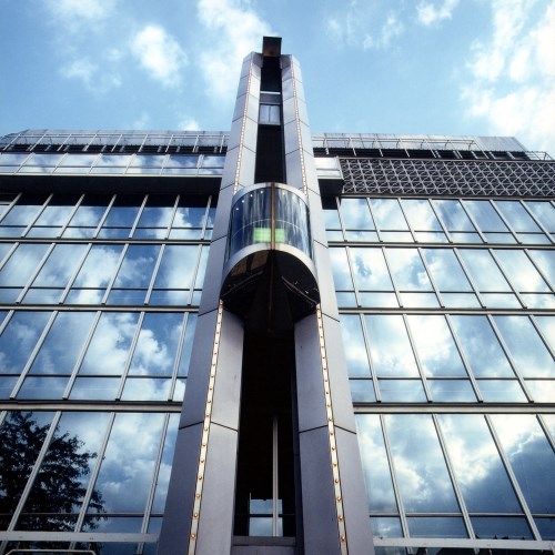 Passenger elevator