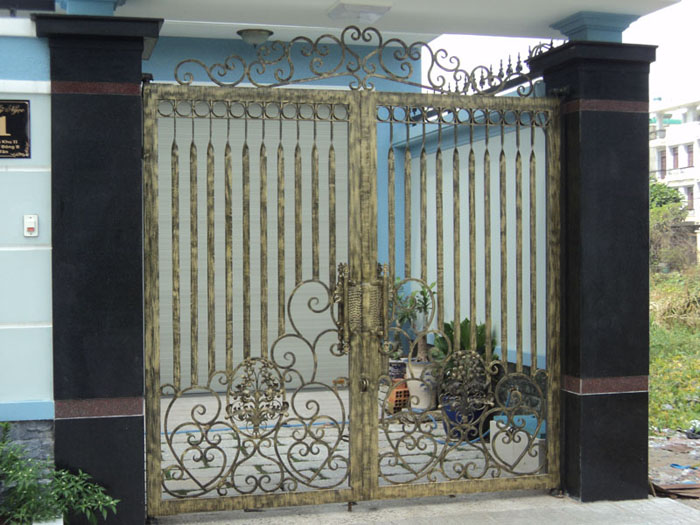 Iron gate