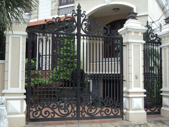 Iron gate