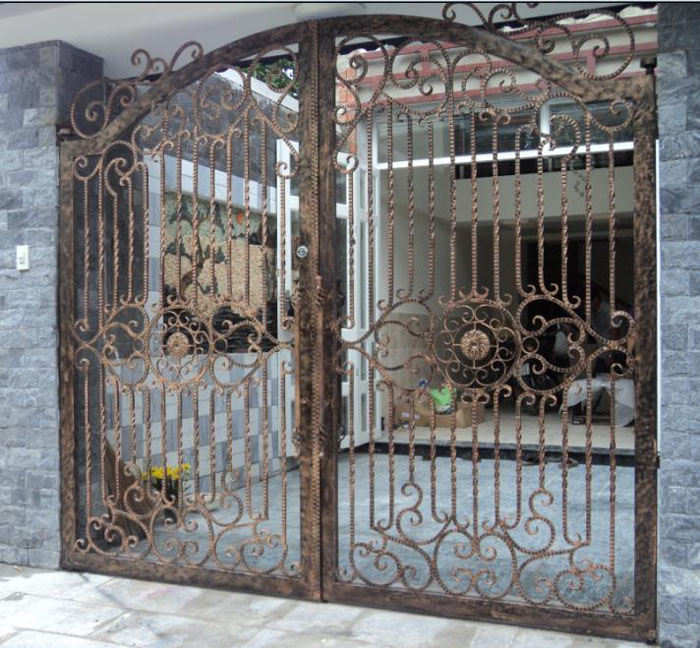 Iron gate