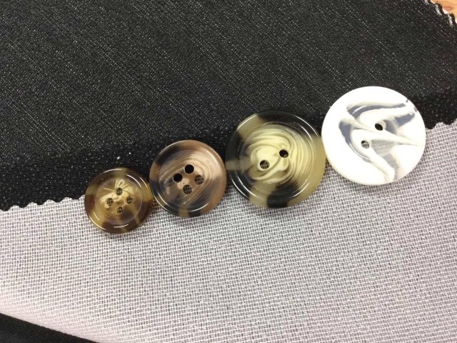 Plastic buttons