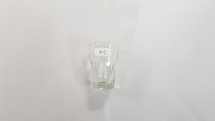 Ly, cốc thủy tinh