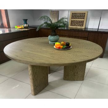 Round table dining