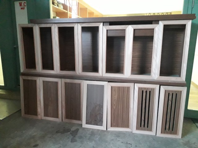 Kitchen cabinet