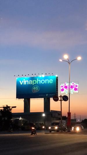 Outdoor hoarding