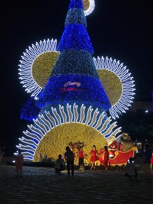 Design and construction of artistic LED