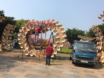 Design and construction of artistic LED