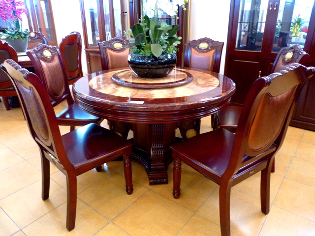 Premium classical đining table