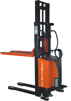 Semi automatic forklift