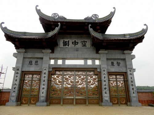 Bai Dinh pagoda gate