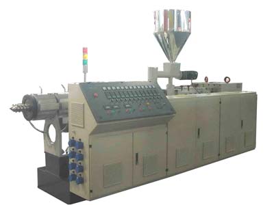 Plastic extrusion machine