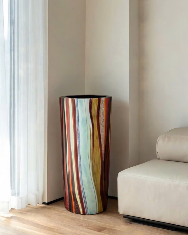 Lacquered porcelain vase