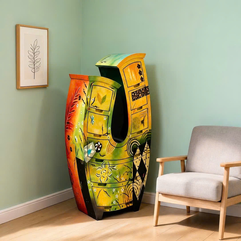 Lacquer cabinet