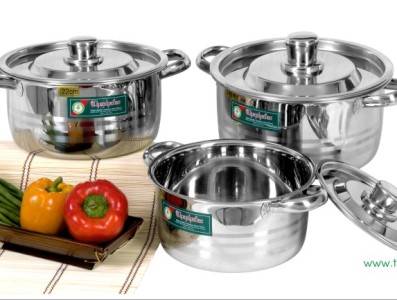 Set of tainless steel pots