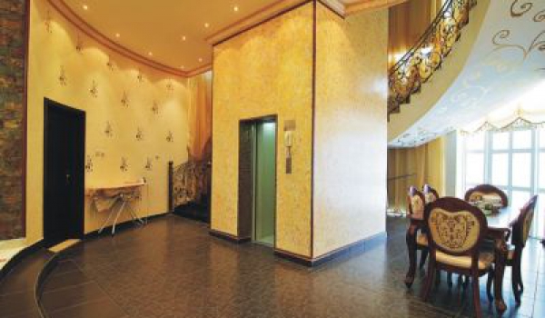 Family elevator