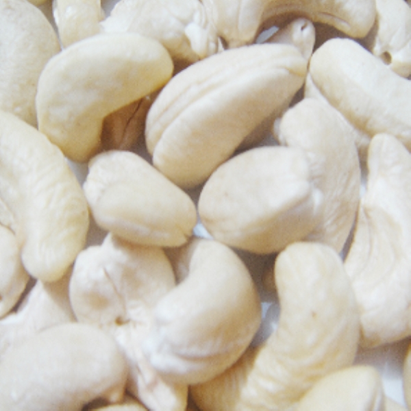W320 Cashew Kernels