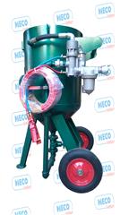 Sand blasting machine
