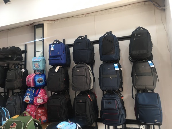 Truong Vui backpacks