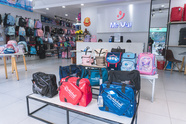 Truong Vui backpacks