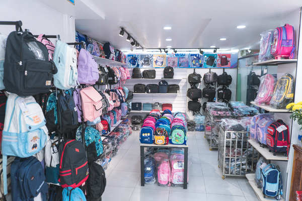 Truong Vui backpacks