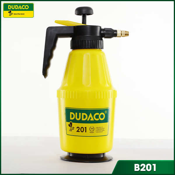 B201 – Premium 2L export sprayer with base and brass nozzle