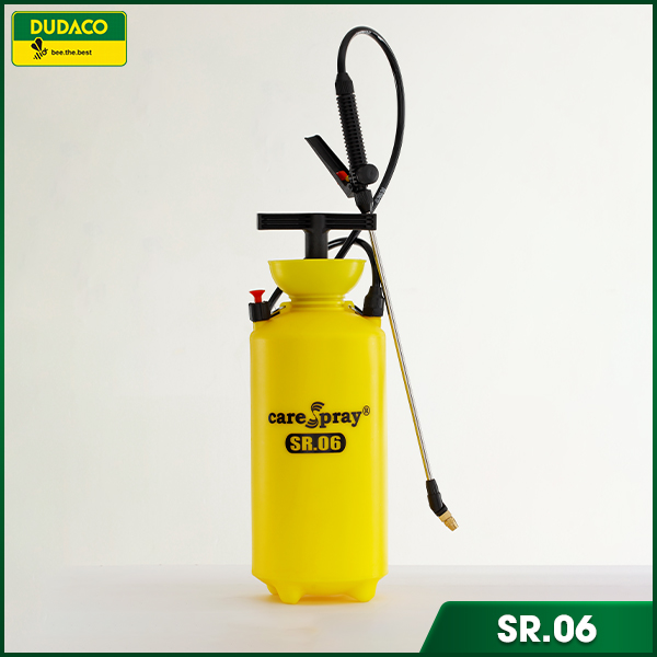SR.06 – Lightweight 6L European-style portable sprayer with attractive printed box and premium spray wand