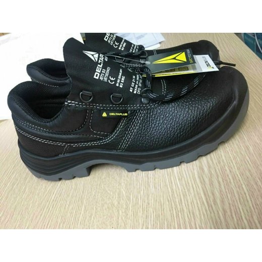 Delta Plus low-cut safety shoes