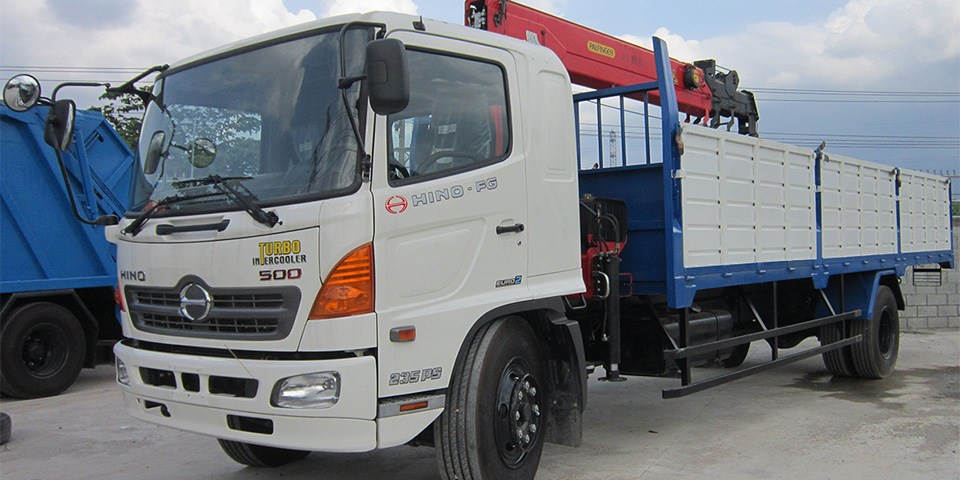 Crane rental service