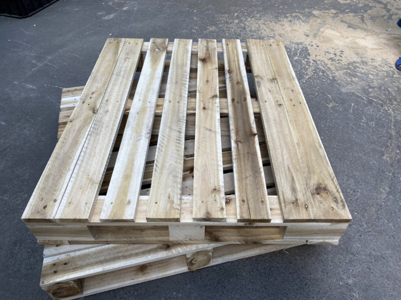 Wooden pallet