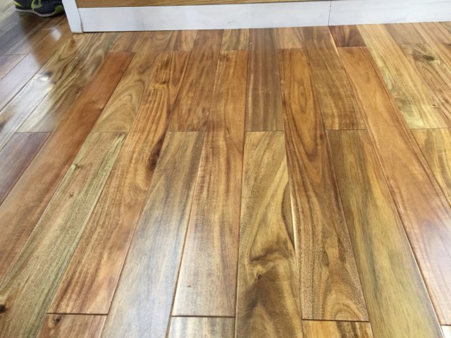 Solid wood flooring