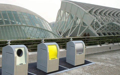 Underground recycling bin